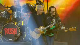 Rush nousi ensi kertaa lavalle uuden rumpalin kanssa – Yllätysesiintyminen katsottavissa
