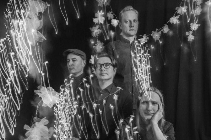 ”Isäni kuoli tämän levyn tekemisen aikaan. Niin isoa asiaa on pakko käsitellä jotenkin” – Salaliitto kertoo uuden albuminsa synnystä