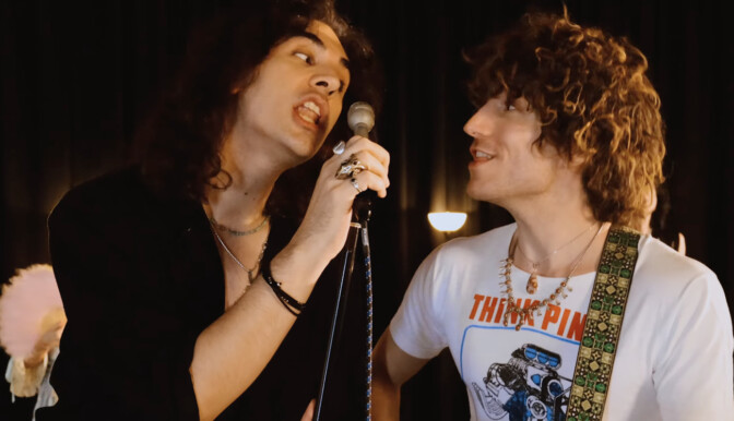 Gene Simmonsin ja Paul Stanleyn pojat iskevät jälleen – Stanley Simmons esittelee rokkaavampaa puoltaan