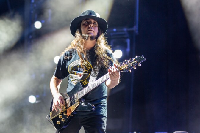 Daron Malakian ottaa napakasti kantaa Iranin sotaan – siteeraa vanhaa System of a Down -hittiä