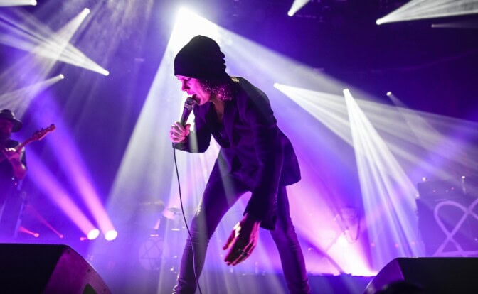 Voisiko HIM palata liikekannalle? Ville Valo tuntuu olevan myöntyväinen tällaiselle ajatukselle