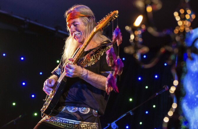 ”Liian monet kitaristit takovat soittimiaan kuin kirjoituskoneita” – Saksan suunnalta kantautuu asiallisia neuvoja nuorille muusikoille