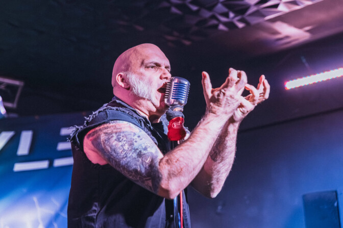 Ex-Iron Maiden -laulaja puhuu raitistumisestaan: ”Kunpa olisin laittanut korkin kiinni jo vuosia aiemmin”