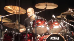 Slipknot-mörssäri Eloy Casagrande esiintyi Saksassa rumpumessuilla – patteristo sai jälleen kerran isän kädestä