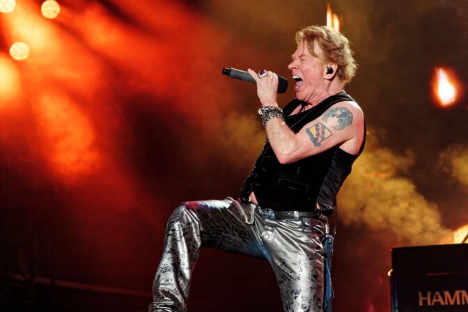 Guns N’ Roses esitti keikallaan erittäin harvinaisen herkkupalan 35 vuoden tauon jälkeen