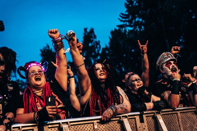 Saarihelvetti sai ohjelmistonsa valmiiksi – bändikattaus viimeistellään vanhan liiton mörököllillä Norjasta