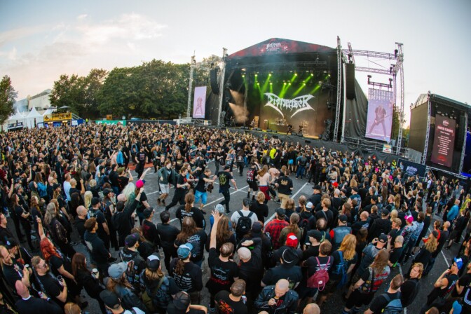 Huomio, arvon metalliyleisö: Hellsinki Metal Festivalin päiväkohtaiset aikataulut ovat julki