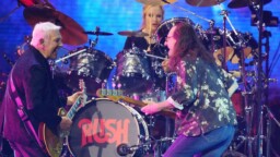 Geddy Lee puolustaa Rush-nimen käyttöä yhtyeen uuden tulemisen tiimoilta – ”Mikä vittu sen pitäisi olla, Iron Maiden?”