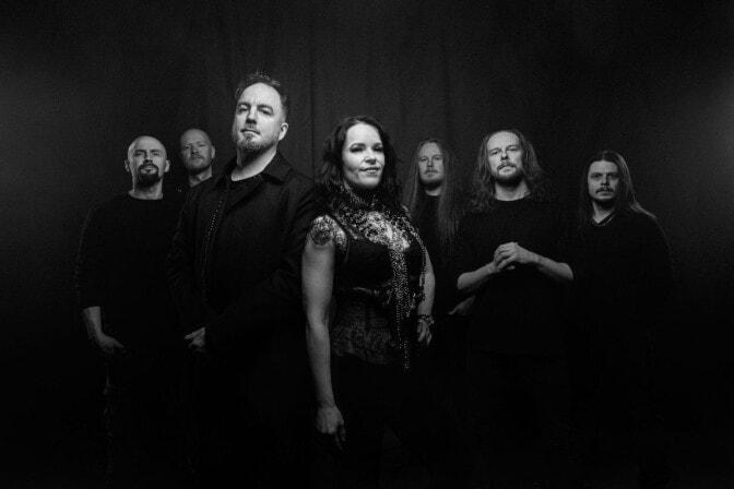 Metallibändi ja blueskuningatar yhdistivät voimansa – tältä kuulostaa Erja Lyytisen ja Bloodred Hourglassin yhteinen biisi