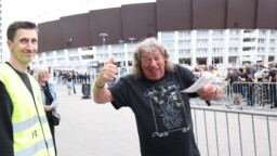 Entinen Iron Maiden -kitaristi ei ole täysin tyytyväinen bändistä kertovaan uutuusdokumenttiin