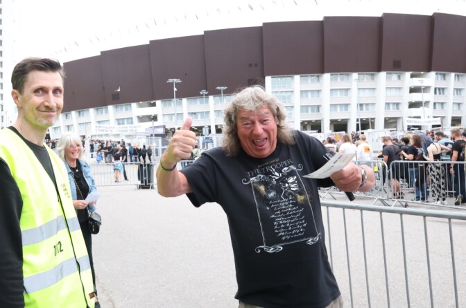 Entinen Iron Maiden -kitaristi ei ole täysin tyytyväinen bändistä kertovaan uutuusdokumenttiin
