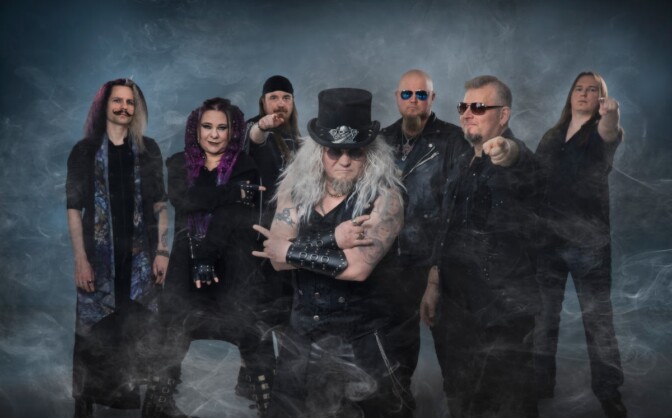 Ajan aallot pyyhkäisevät: entisen Battle Beast -laulajan tähdittämä Dreamtale esittelee uutta tuotantoa