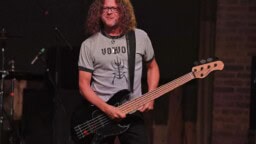 Entinen Metallica-basisti Jason Newsted avautuu syöpädiagnoosistaan – ”Sain terveen paperit noin kolem viikkoa sitten”