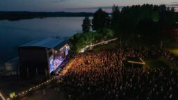 Mainos: Floor Jansen, Amorphis, The Gathering, Beast in Black… John Smith Rock Festival on rokkijuhla vailla vertaa