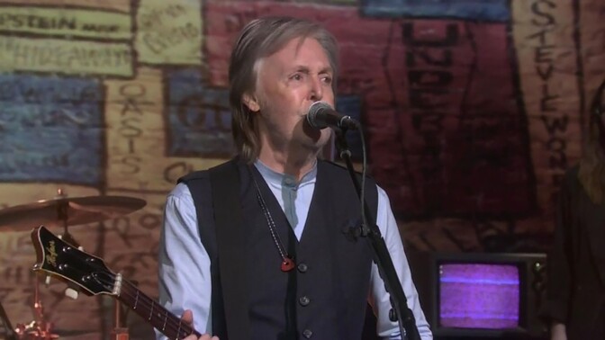 Paul McCartney tempaisi Saturday Night Live -ohjelmassa – esitti yllätysnumeron lopputekstien jo rullatessa