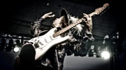 Perikunnan siunauksella keikkaileva, maailman arvostetuimpiin lukeutuva Jimi Hendrix tribuuttiartisti saapuu Suomeen