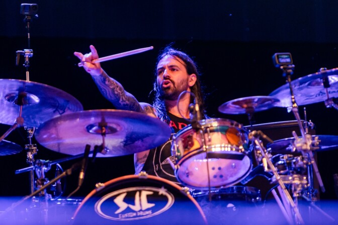 Millaista musiikkia tekee Slipknotista erotettu Jay Weinberg nykyään? Kuuntele miehen viimeisimmän yhtyeen uusi biisi