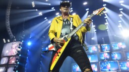 ”Siinä käydään läpi paljon vaikeita asioita” – Rudolf Schenker kertoo, mitä on odotettavissa tulevalta Scorpions-elokuvalta