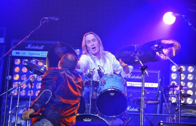 Seuraavaksi Nicko McBrain haluaa kertoa sinulle muutaman tarinan Iron Maidenin muinaishistoriasta