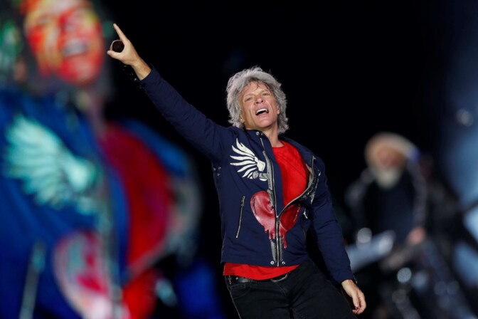 Vaikeaa oli, mutta nyt näyttää paremmalta – Jon Bon Jovi antaa tilannekatsauksen pahaksi äityneistä lauluongelmistaan