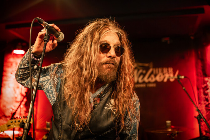 Mötley Crüe- ja The Dead Daisies -solisti saapuu Suomeen soolokeikalle