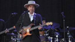 Mitä kummaa Bob Dylanin kiertuebändissä tapahtuu? Kitaristi julkaisi mystisen päivityksen