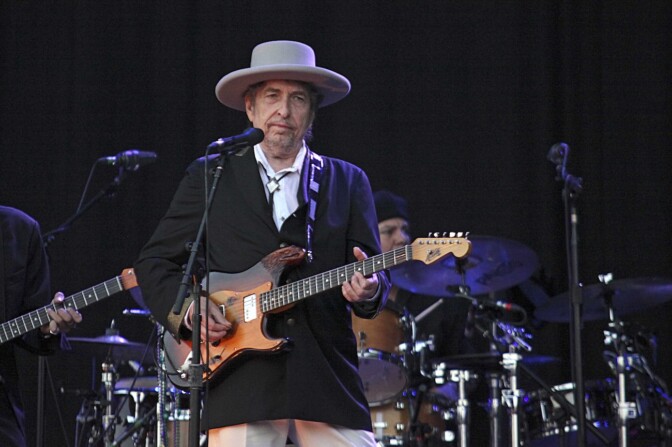 Mitä kummaa Bob Dylanin kiertuebändissä tapahtuu? Kitaristi julkaisi mystisen päivityksen