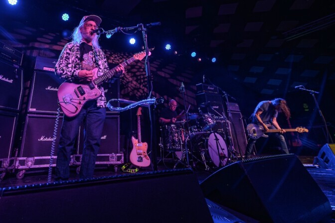 Pörisevien kitaravallien erikoisnimi Dinosaur Jr. julkaisee uuden albumin – ensisingle kuultavissa