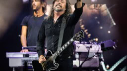 Foo Fighters tarttui keikallaan The Beatles -klassikkoon – näin se sujui
