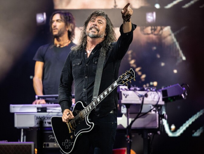 Foo Fighters tarttui keikallaan The Beatles -klassikkoon – näin se sujui