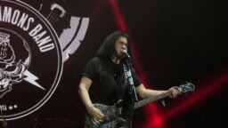 Gene Simmons sai tulitukea entiseltä Machine Head -kitaristilta – tähän malliin herroilta irtosi Kiss-klassikko