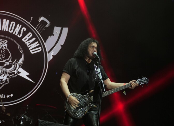 Gene Simmons sai tulitukea entiseltä Machine Head -kitaristilta – tähän malliin herroilta irtosi Kiss-klassikko