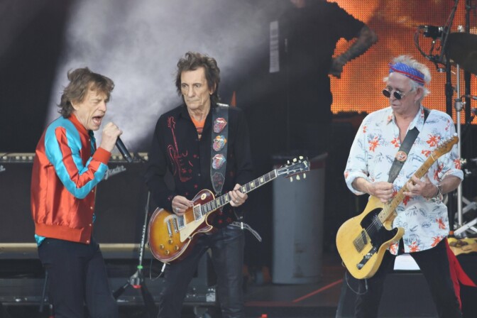 The Rolling Stones julkaisi kaksi uutta singleä – toisella mukana The Cure -nokkamies