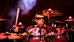 Nikki Sixxin suututtanut ex-Godsmack -rumpali pyysi anteeksi sanomisiaan – ”Nimesi vain pulpahti mieleeni”