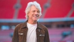 Esiintymislavoille palannut Jon Bon Jovi joutui lopettamaan keikan kesken – ”Minuun sattuu”