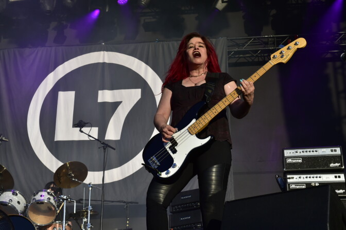L7-yhtyeen Jennifer Finch on kuollut