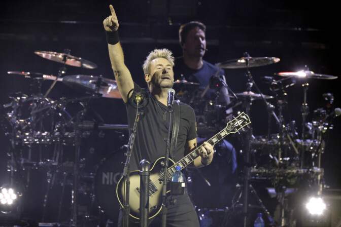 Nickelback iskee jälleen – Uusi levy tulossa, Mötley Crüe -kitaristi mukana tuoreella singlellä