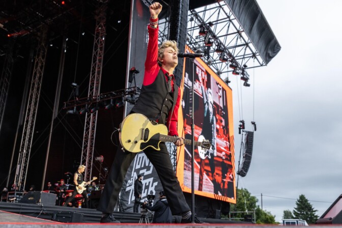 Hei hoi, elokuvahommia seuraavaksi virittelevä Green Day julkaisi uuden biisin – kuuntele