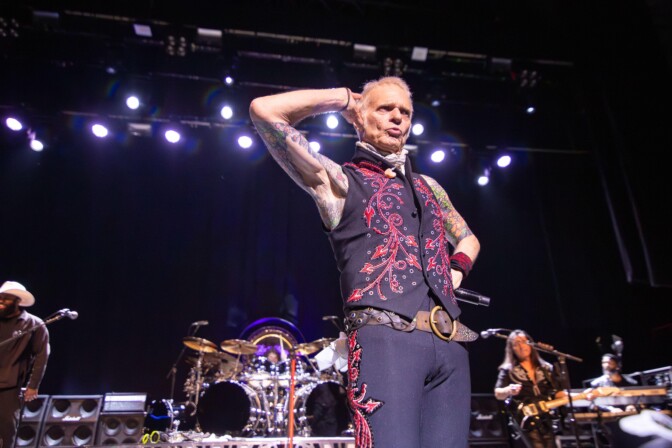 David Lee Roth perui kiertueensa – Sai tsemppiviestin varsin yllättävältä taholta