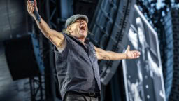 Brian Johnson suhtautuu vanhenemiseen hieman eri tavoin kuin Mick Jagger – ”Se on hauskempaa, sillä enää ei jaksa niin välittää”