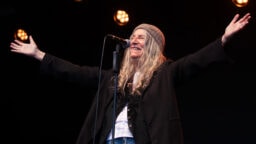 Livearvio: Patti Smith näytti mitä on olla punk ilman jatkuvaa räyhäämistä
