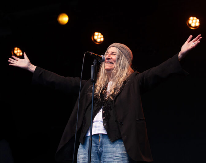 Livearvio: Patti Smith näytti mitä on olla punk ilman jatkuvaa räyhäämistä