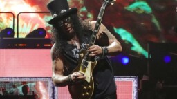 Slash lupailee uutta musiikkia – kertoo myös Guns N’ Rosesin tulevista suunnitelmista