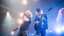 ”Se oli oikeastaan aika herttaista” – Duff McKagan kertoo Axl Rosen jännittäneen AC/DC-pestiään
