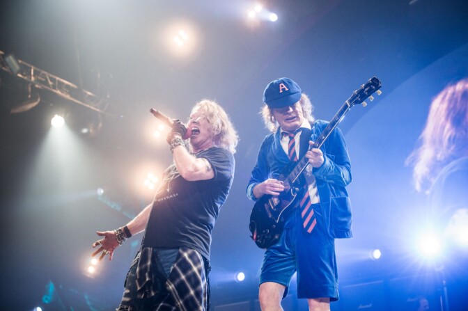 ”Se oli oikeastaan aika herttaista” – Duff McKagan kertoo Axl Rosen jännittäneen AC/DC-pestiään