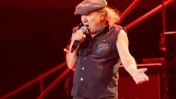 Brian Johnsonilla läheltä piti -tilanne AC/DC:n keikalla – Tallentui videolle