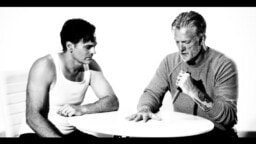 Queens of the Stone Age tiedottaa uudesta levystä varsin veriseksi äityvällä videolla