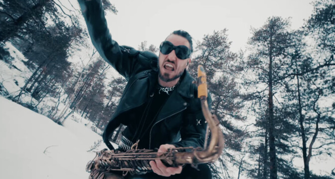 Merkillistä musiikkia tarjolla: Norjan kummajaisryhmä Shining yhdistelee jälleen saksofonia metallimöykkään