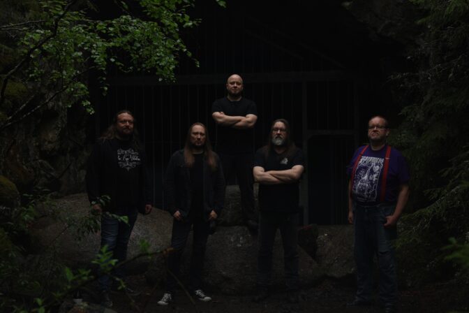 Spiritus Mortis on täällä taas – kotimaisen doom metalin pioneeri julkaisi kolkkoon kansantaruun perustuvan biisin